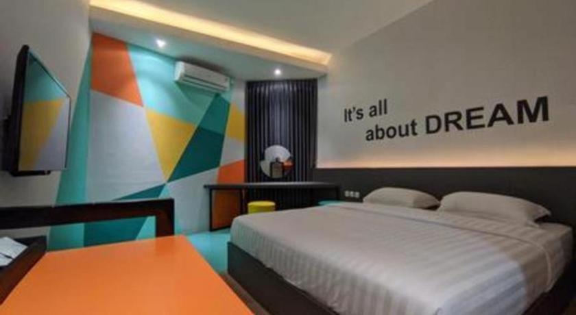 Alexander Hotel Tegal Buitenkant foto